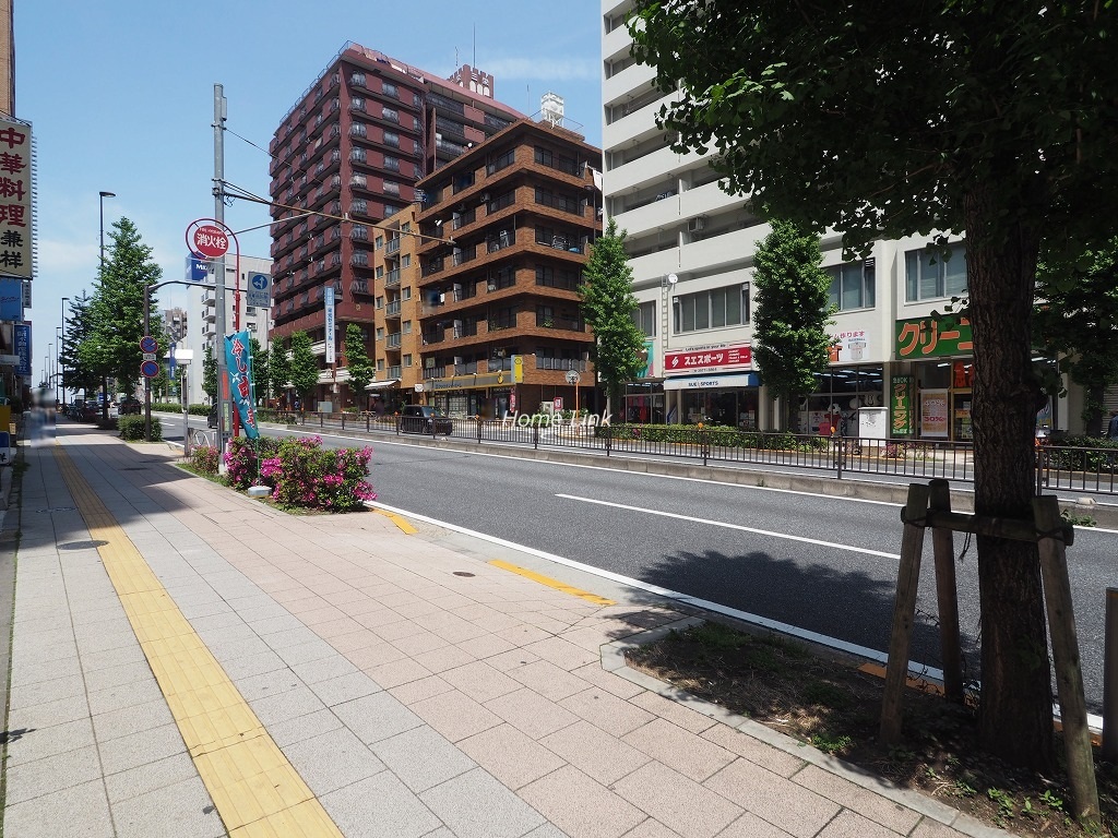 成増シティタワー　前面道路歩道